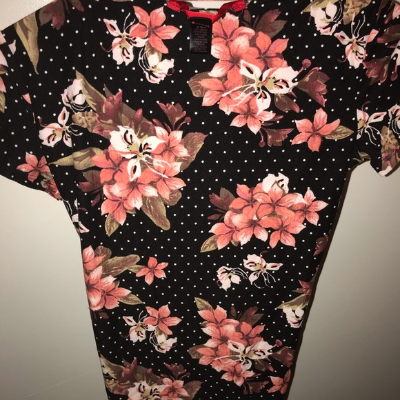 A Cute Crop Top. - Picture 2 of 2